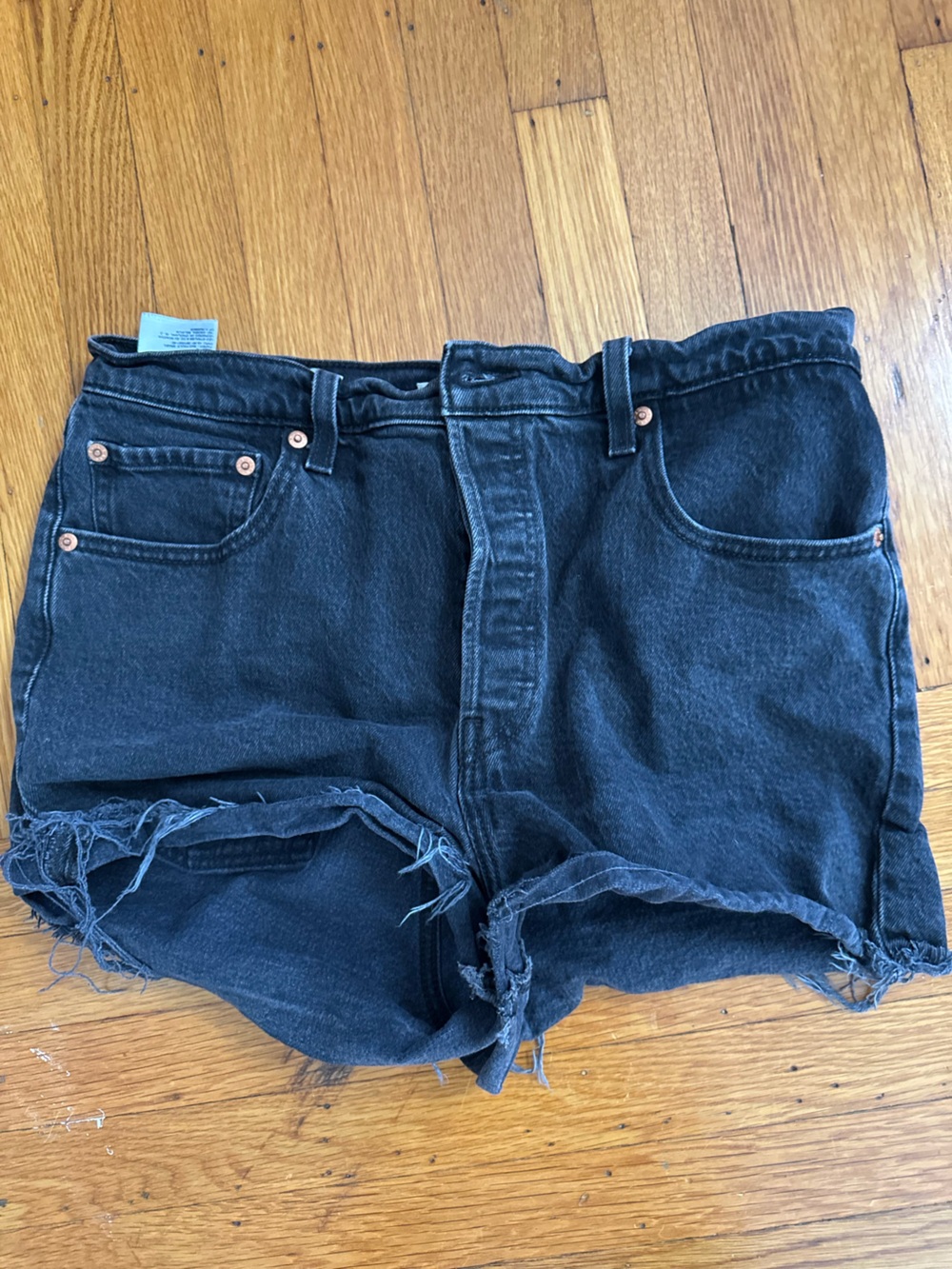 Black Levi’s Ribcage Distressed Denim Cutoff Shorts Size 32
